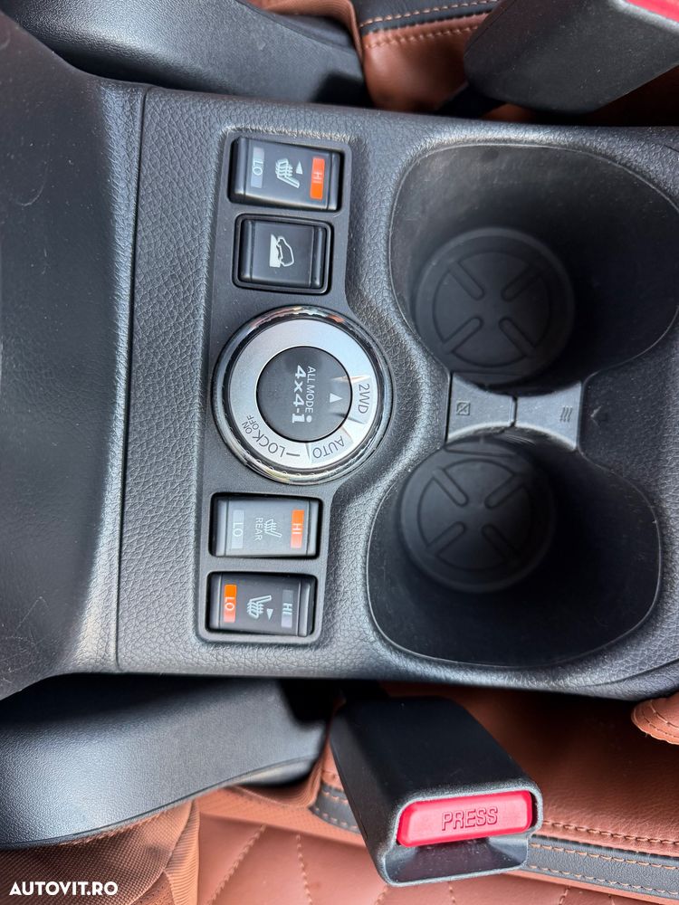 Nissan X-Trail 2.0 dCi ALL-MODE 4x4i Xtronic Tekna - 28