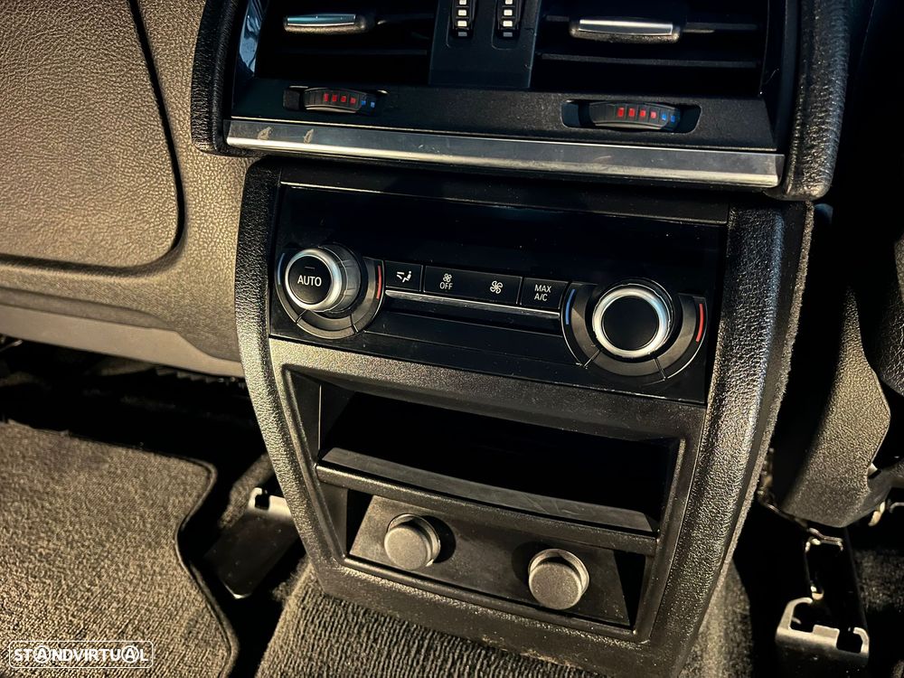 BMW X6 40 d xDrive Pack M - 36