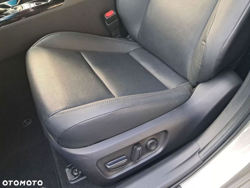 Toyota Camry - 25