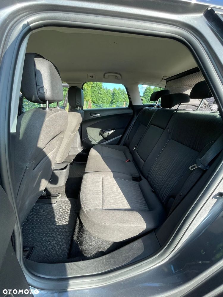 Opel Astra 1.4 T Essentia - 19
