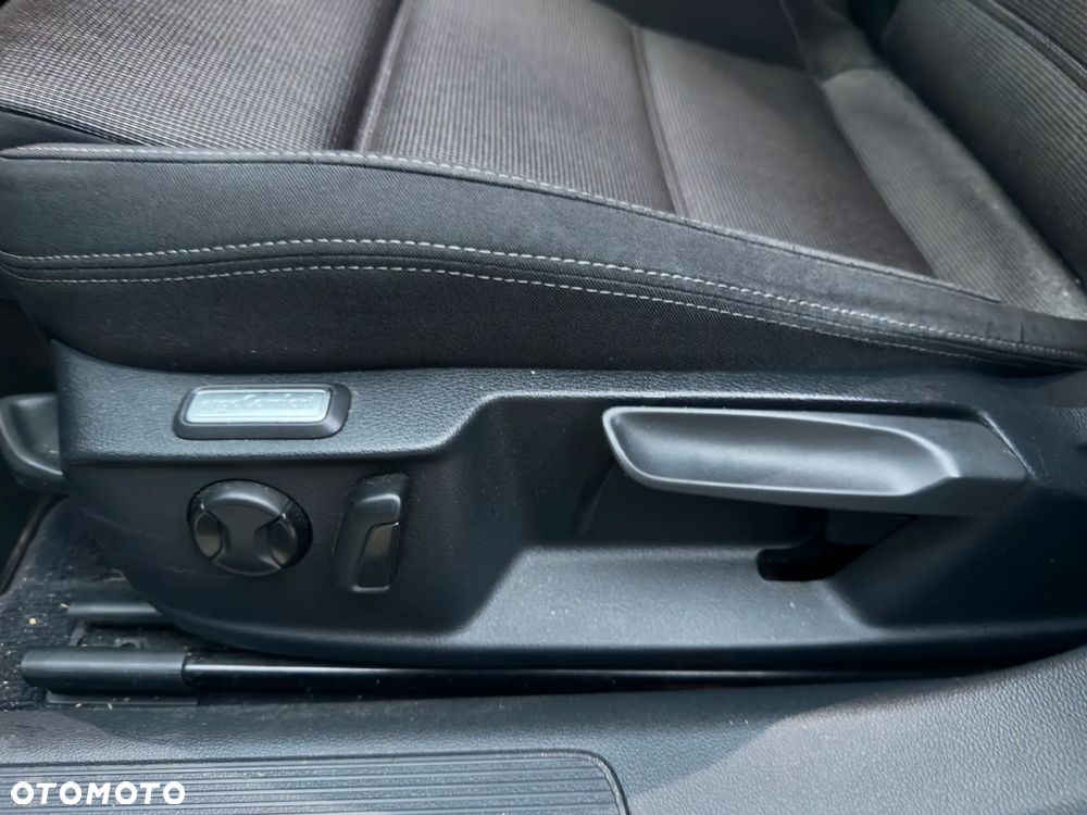 Volkswagen Passat - 11