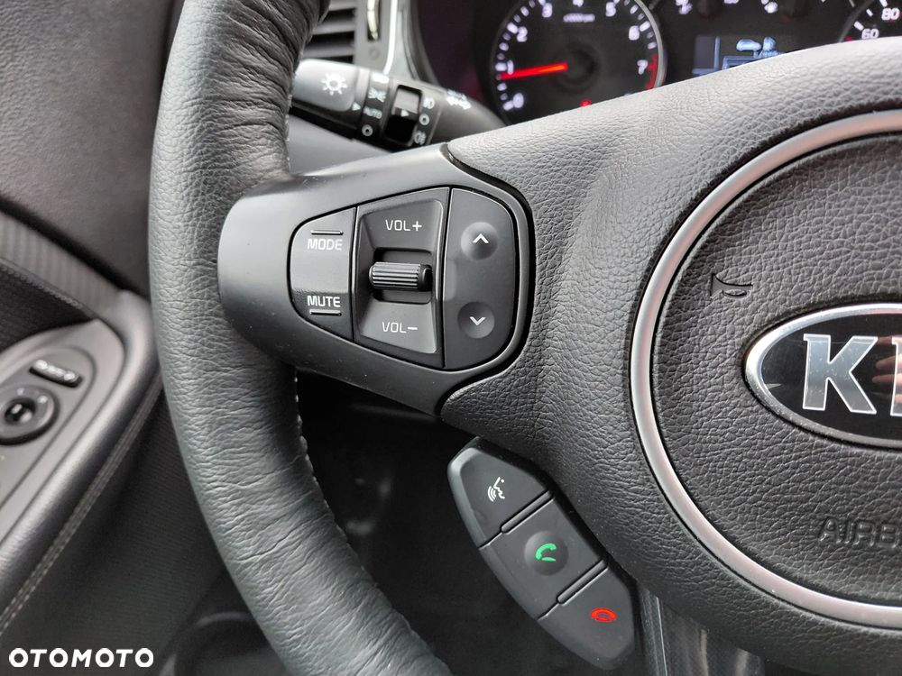 Kia Carens 1.6 GDI Business Line EU6 - 13