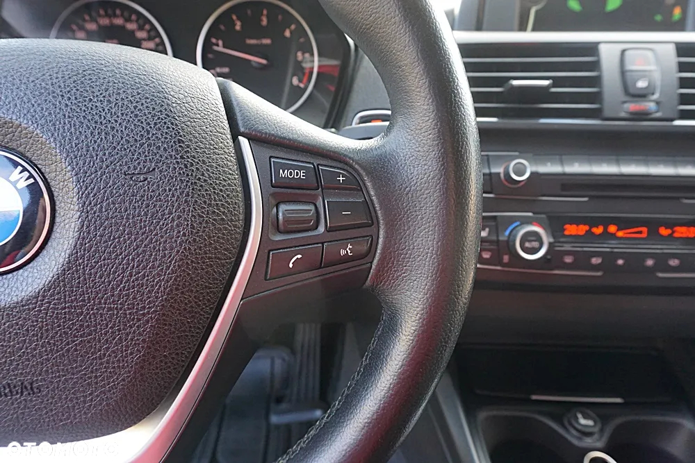 BMW Seria 1 120d Sport-Aut Urban Line - 27