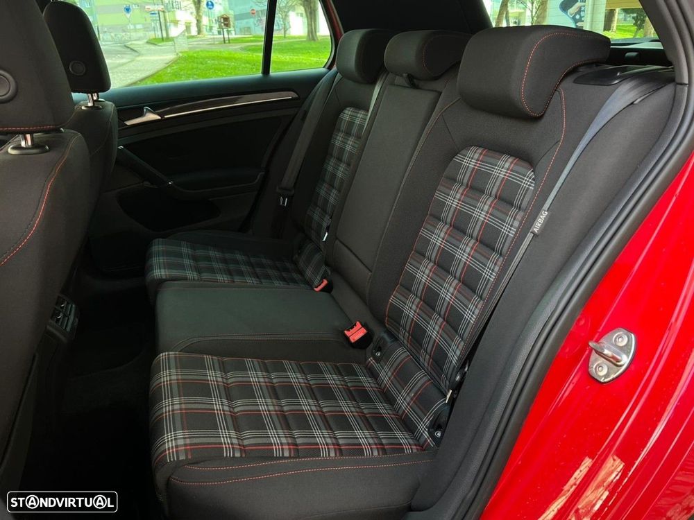 VW Golf 2.0 TSi GTi DSG - 17