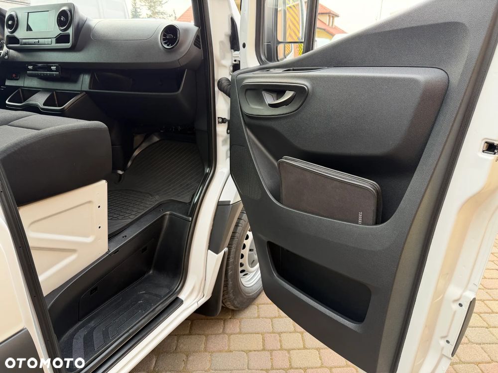 Mercedes-Benz Sprinter L3H2 Winda - 32