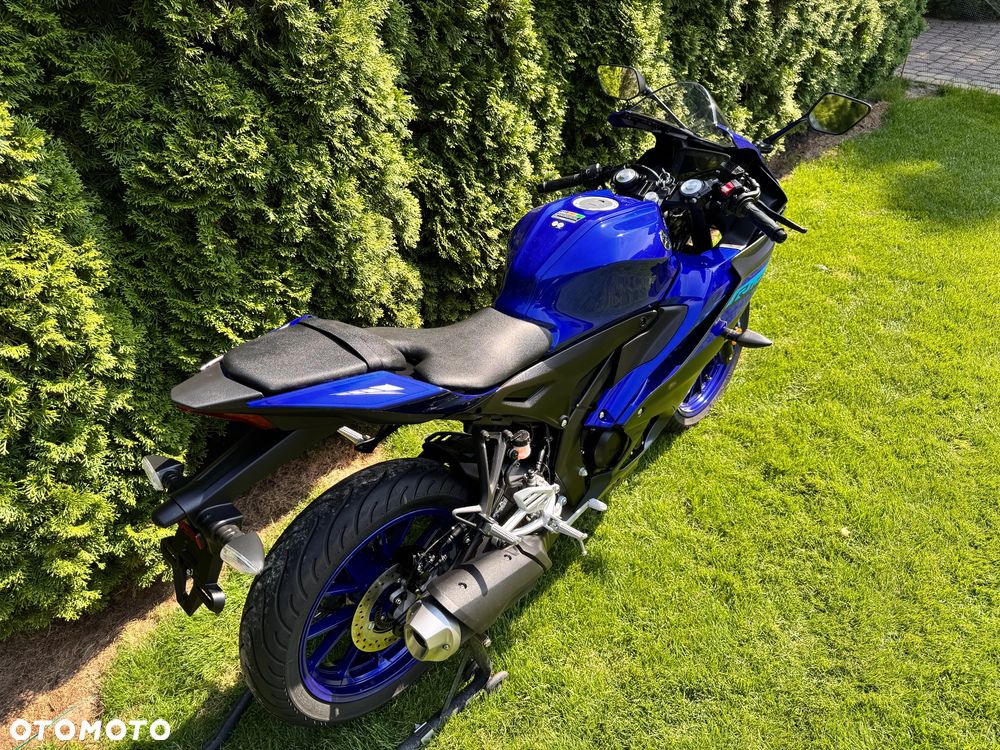 Yamaha YZF - 19
