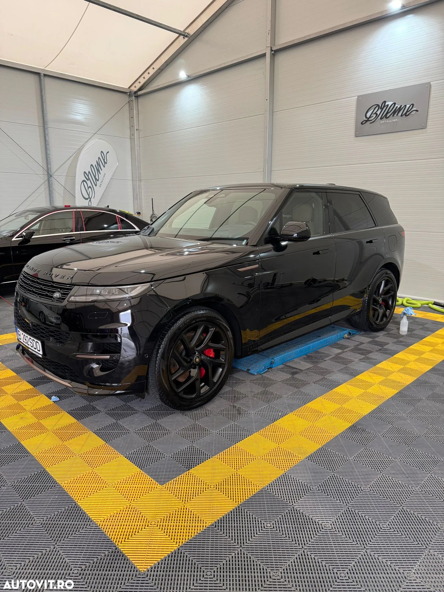 Land Rover Range Rover Sport - 1