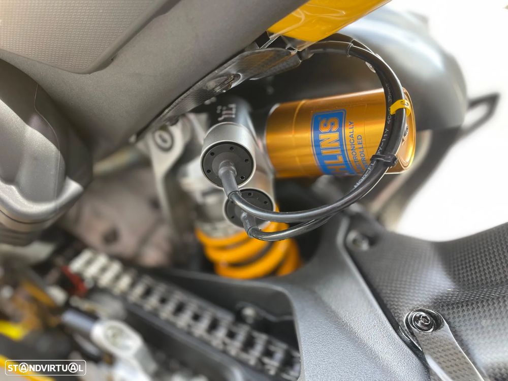 Ducati Panigale V4 Bagnaia 2023 World Champion Replica - 15