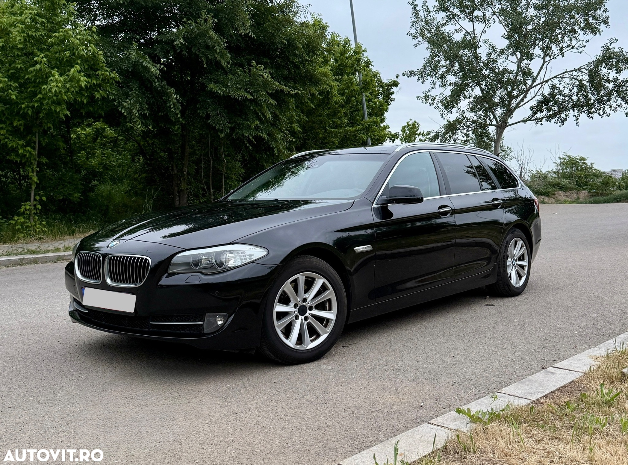 BMW Seria 5 520d Touring Aut. Luxury Line - 17