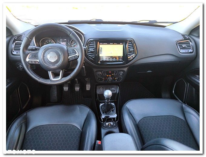 Jeep Compass 1.4 MultiAir Business Line - 32