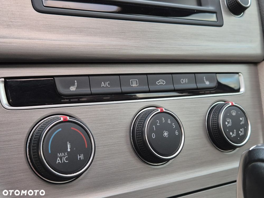 Volkswagen Golf - 16