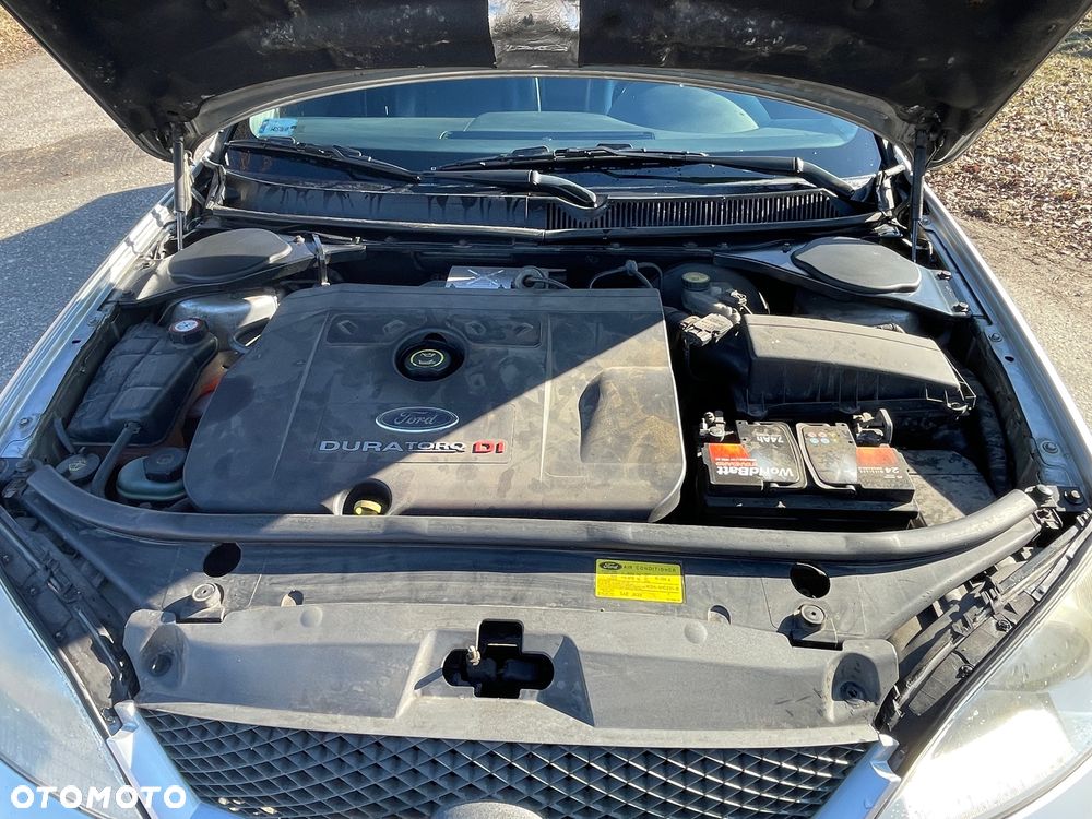 Ford Mondeo 2.0 TDDi Ghia - 6