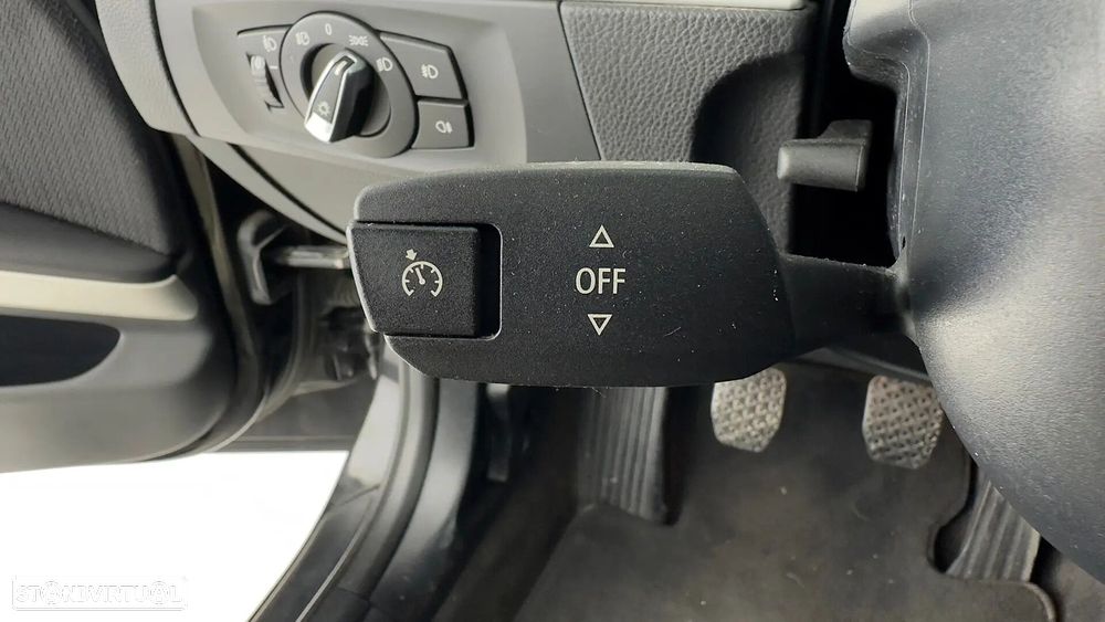 BMW 318 d Navigation - 32