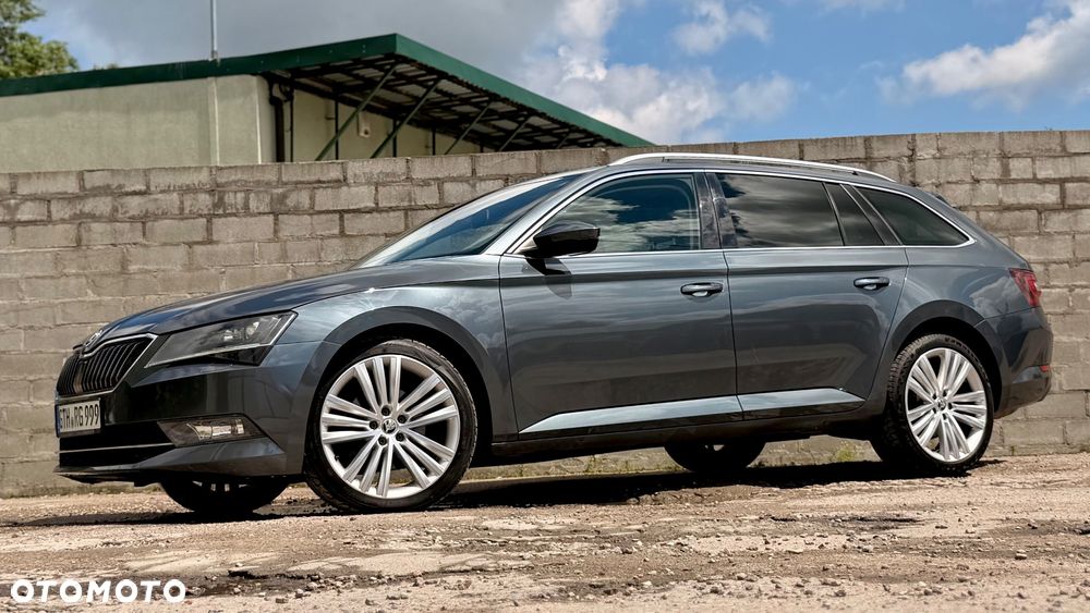 Skoda Superb 2.0 TDI Premium Edition - 11