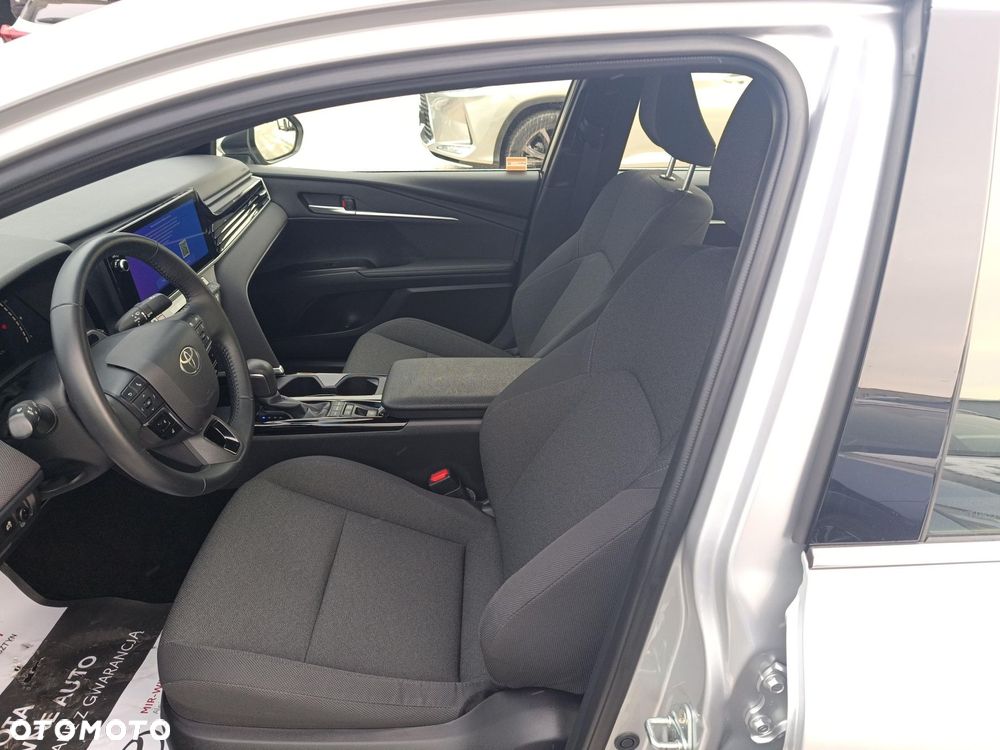 Toyota Camry - 18