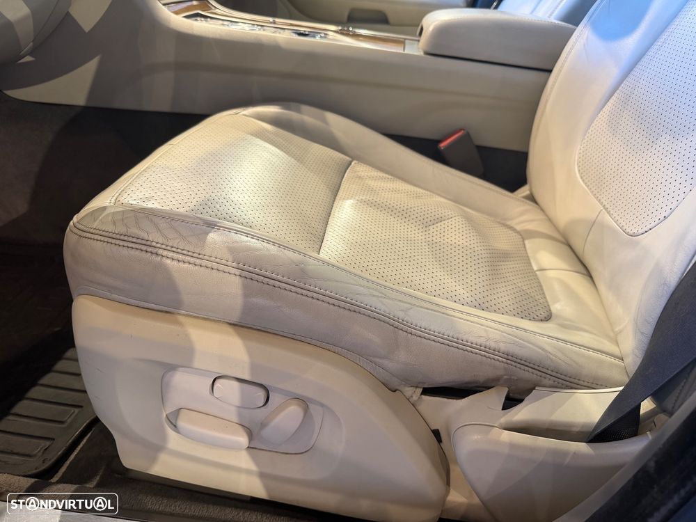 Jaguar XF 4.2 V8 Premium Luxury - 16