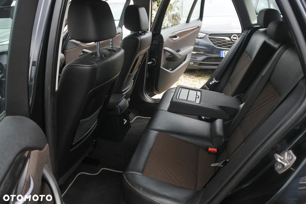 BMW X1 xDrive18d xLine - 10