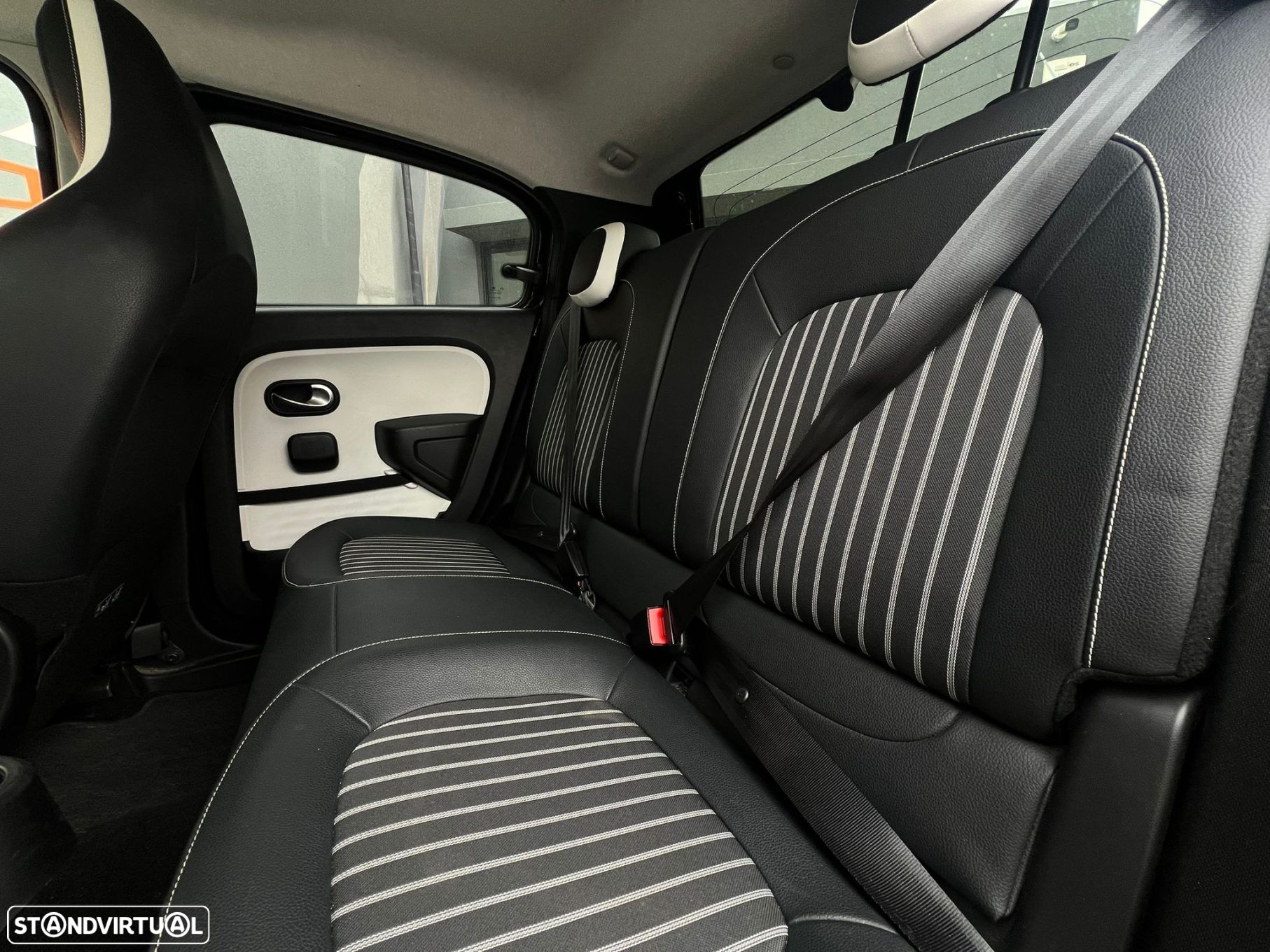 Renault Twingo 1.0 SCe Intens - 11