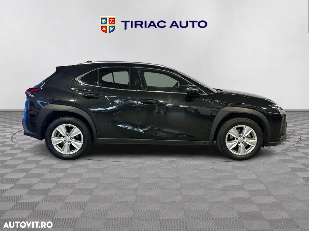 Lexus UX ver-250h - 6