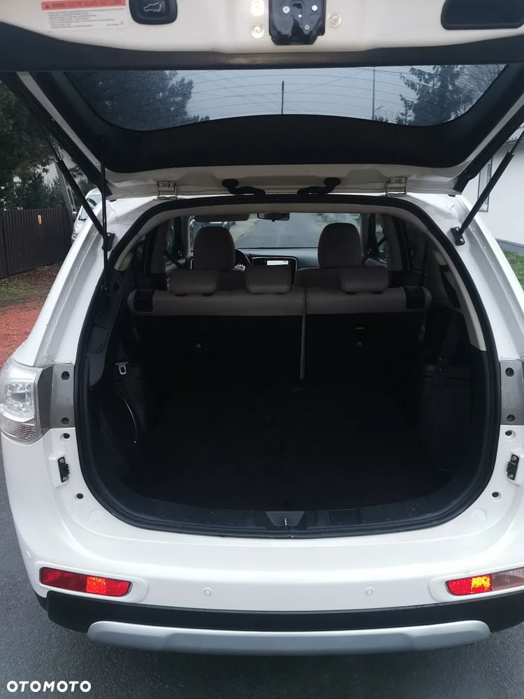 Mitsubishi Outlander 2.2 DI-D 4WD Automatik SUV-Star+ - 6