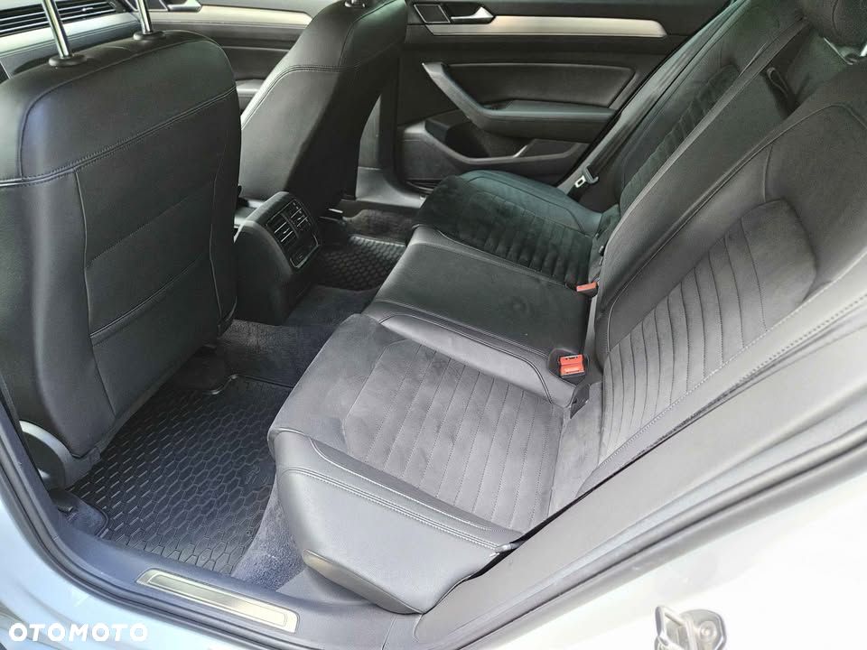 Volkswagen Passat 2.0 TDI SCR Highline - 10
