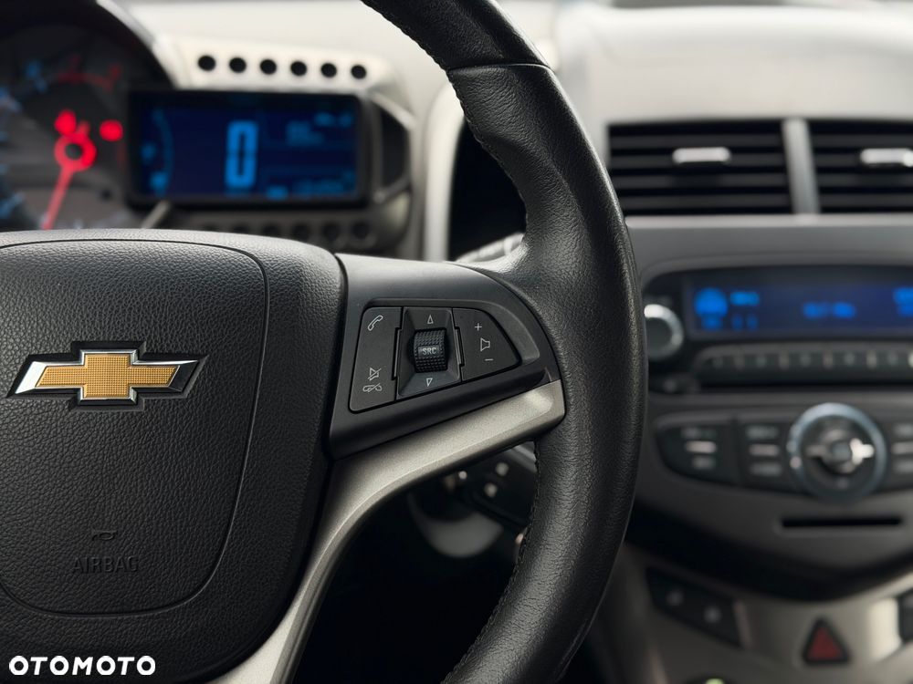 Chevrolet Aveo 1.6 LTZ - 18