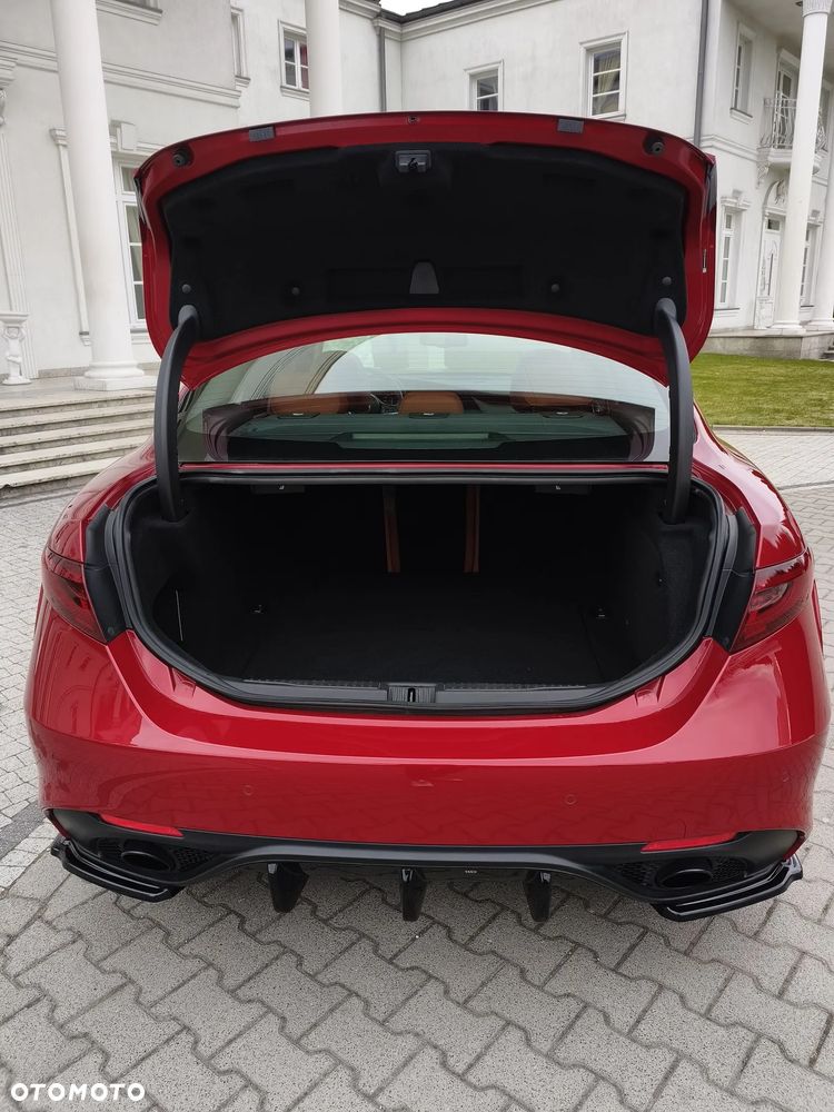 Alfa Romeo Giulia 2.0 Turbo 16V AT8-Q4 Competizione - 22