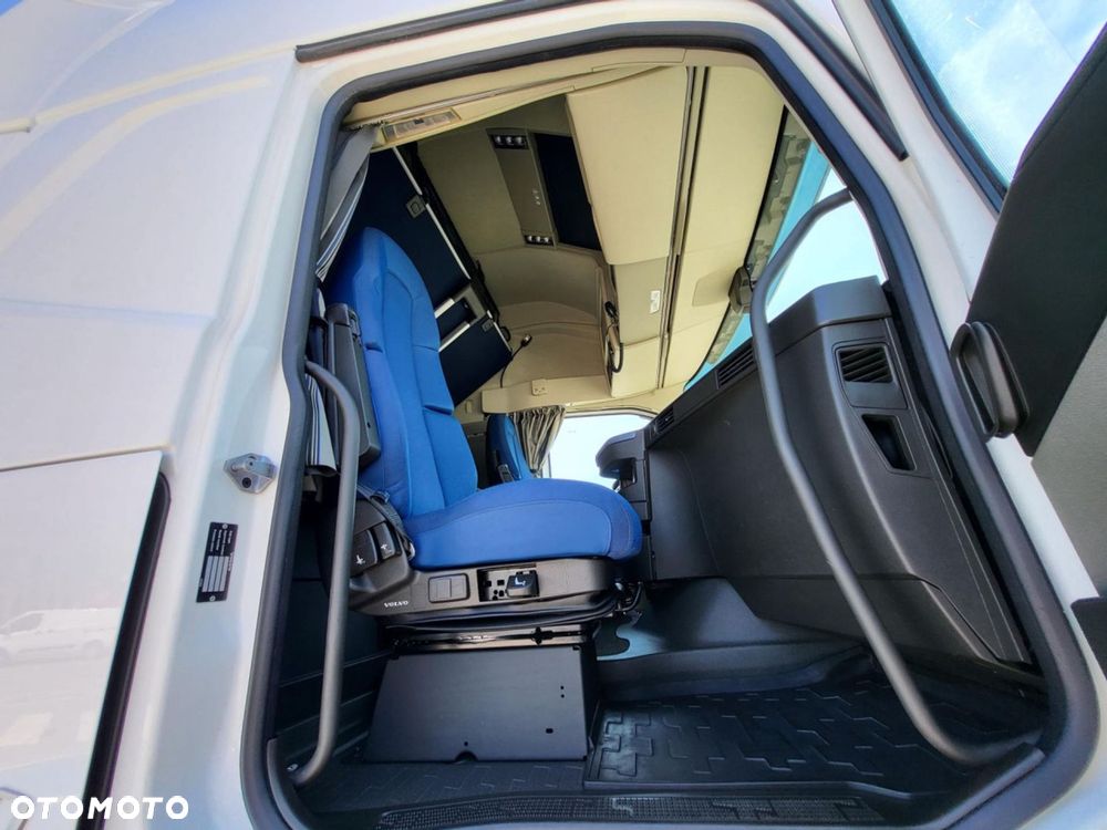 Volvo FH 4X2 460 Globetrotter XL - 12