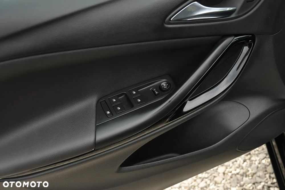 Opel Astra 1.4 Turbo Innovation - 23