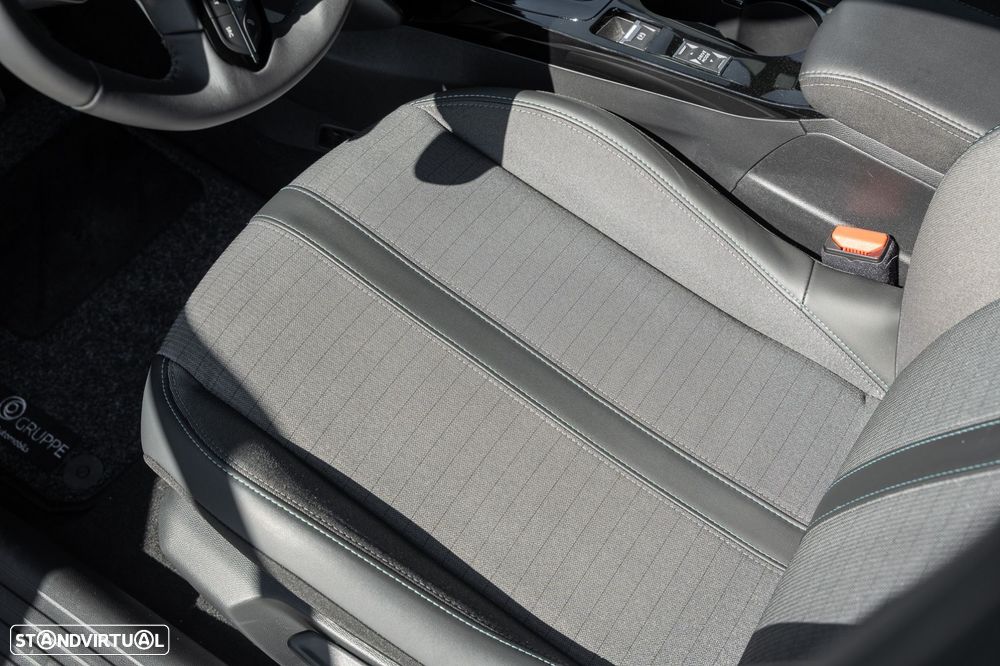 Peugeot e-2008 50 kWh Allure Pack - 21