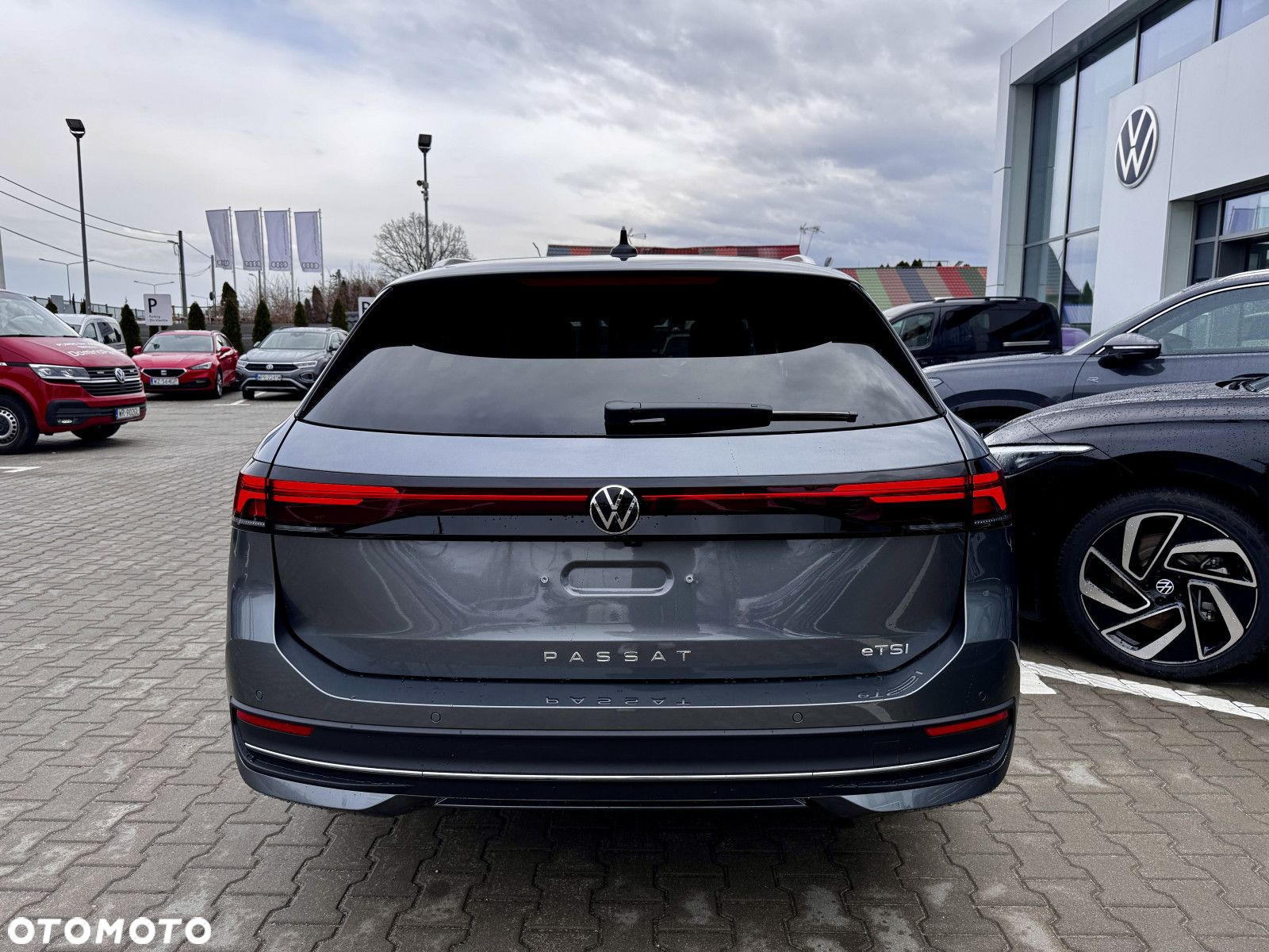 Volkswagen Passat - 4