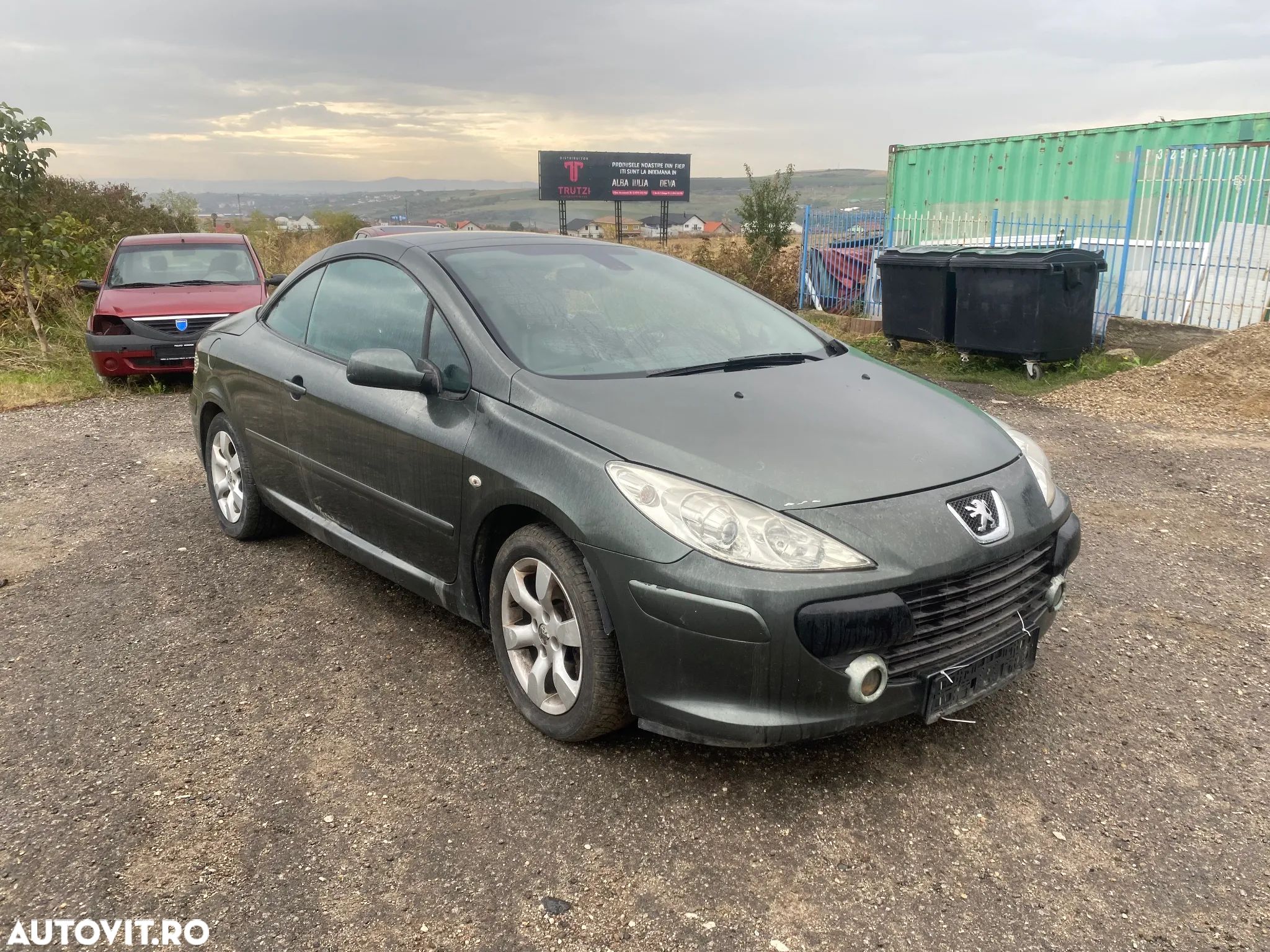 Dezmembrez piese Peugeot 307 CC - 1