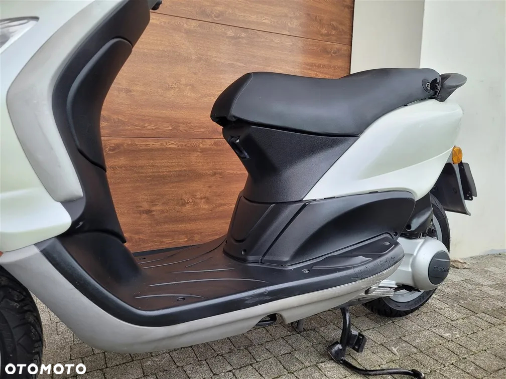 Piaggio FLY - 7