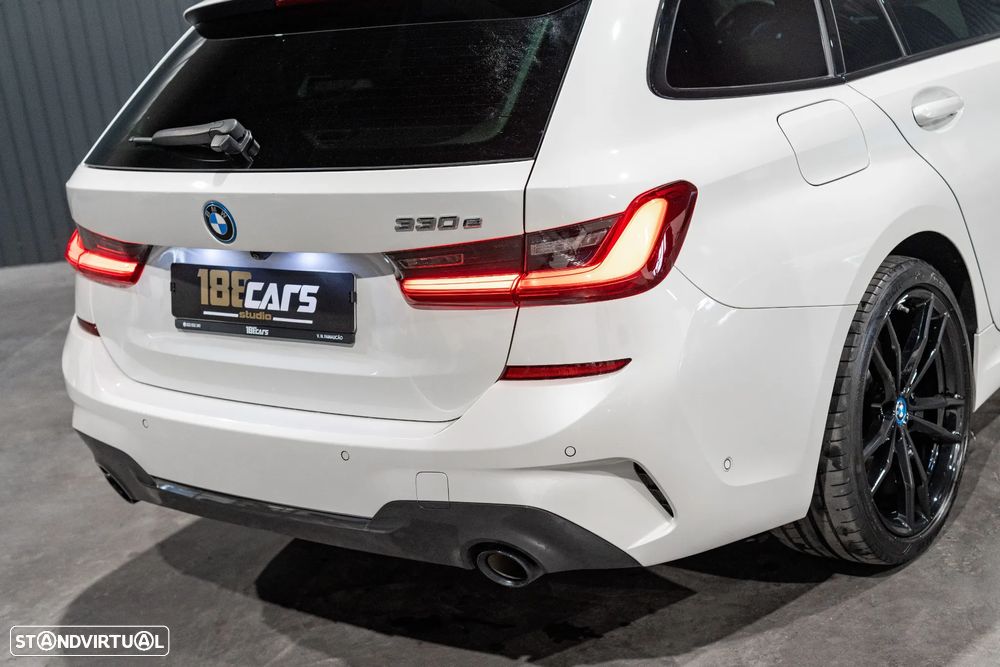 BMW 330 e Touring Pack M Auto - 53