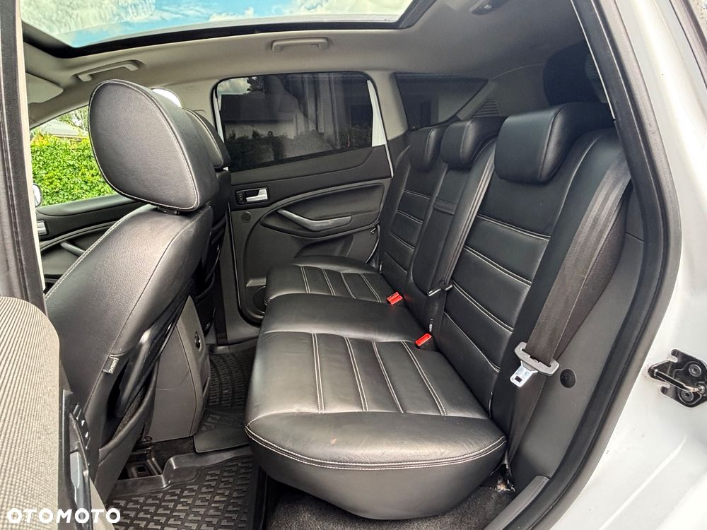 Ford Kuga 2.5 4x4 Titanium - 23