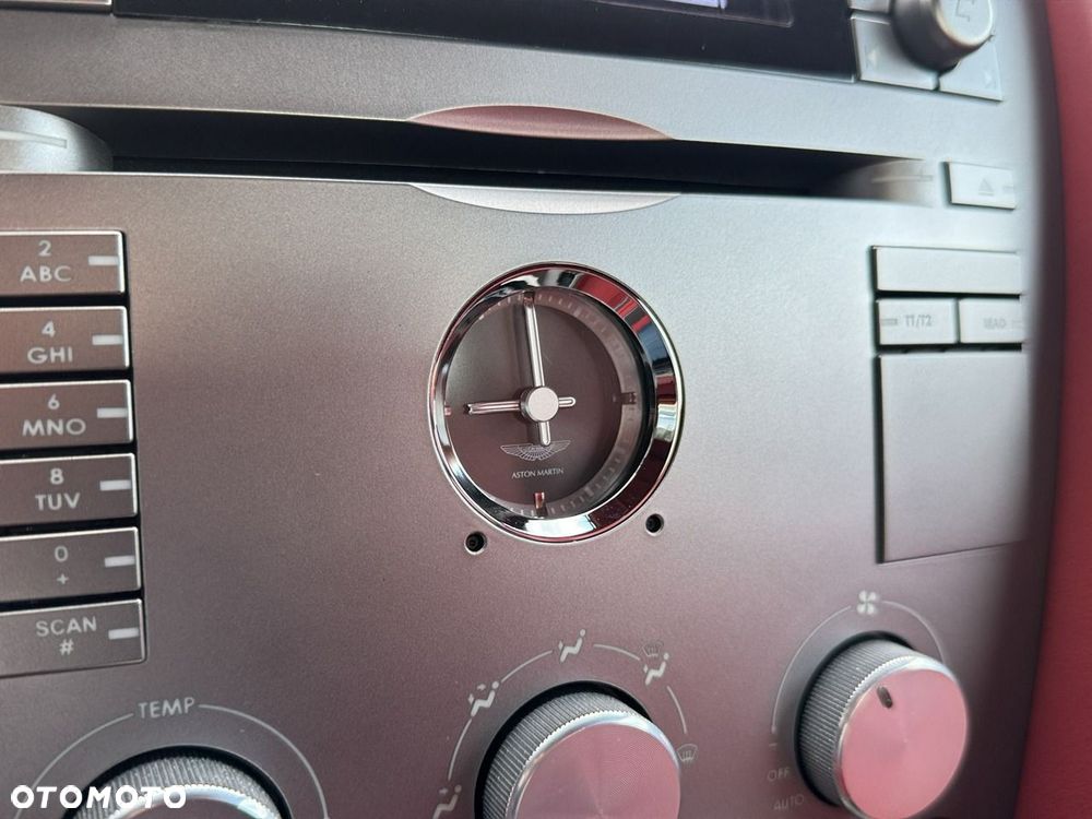 Aston Martin DB9 Touchtronic - 23