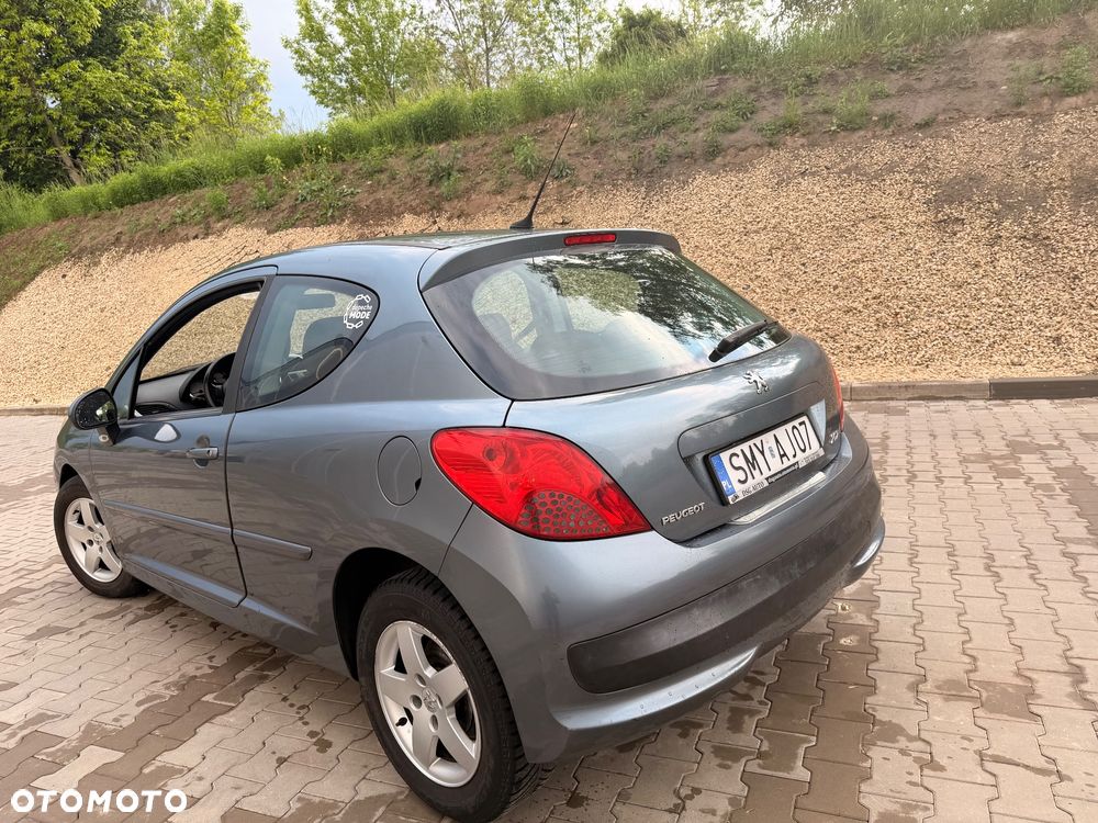 Peugeot 207 1.4 16V Trendy - 3