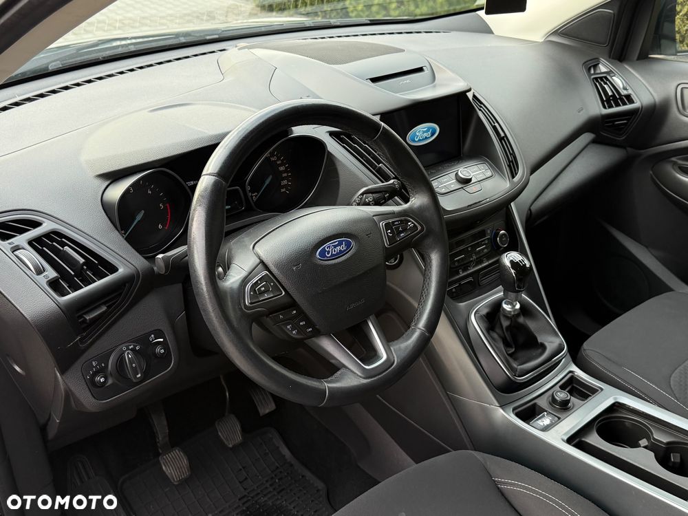 Ford Kuga - 10