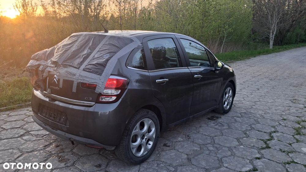 a części CITROEN C3 II (SC)(A51) SILNIK 1.2 i VTi 82 KM kod silnika HMZ lakier KTP skrzynia maska zderzak drzwi klapa szyba fotel kanapa lusterko lampa deska GWARANCJA !!! Przód Tył Zestaw Komplet Drzwi Klapa Zderzak Błotnik Maska Grill Atrapa Szyba Pas Lampa Lusterko Boczki Fotel Kanapa Kokpit Deska Rozdzielcza Przełącznik Włącznik Sterownik Przewody Wiązka Instalacja Moduł Komputer Czujnik Listwa Pompa Alternator Wtryski Głowica Rozrusznik Kompresor Sprzęgło Dwumas Silnik  Skrzynia ABS Klimatyzacji Paliwa Wspomagania Kolektor Turbina Przepustnica Zawór Chłodnica Koło Hak Belka Sanki Zawieszenie Mcpherson Półoś Amortyzator Wydech Tłumik Zacisk Most - 4