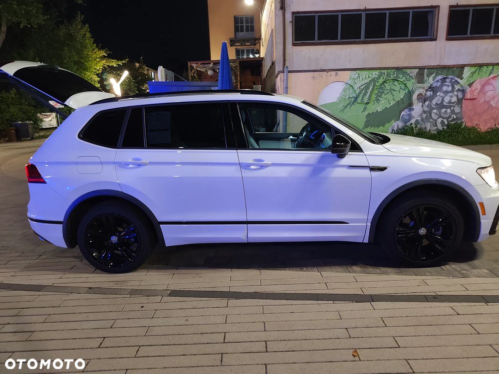 Volkswagen Tiguan - 1