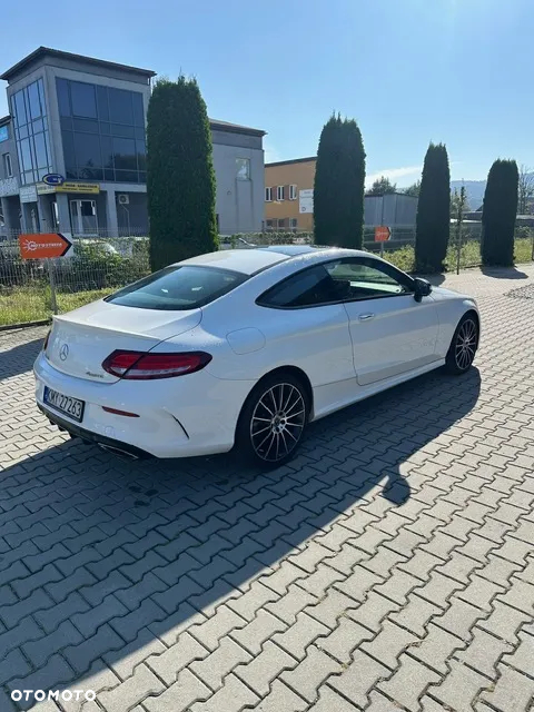 Mercedes-Benz Klasa C 300 Coupe 9G-TRONIC - 3