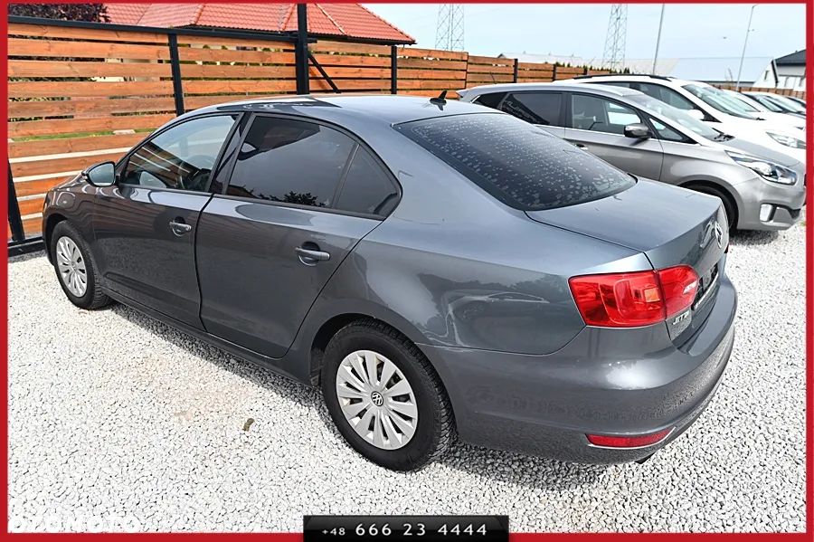 Volkswagen Jetta 1.2 TSI BlueMotion Technology Comfortline - 10