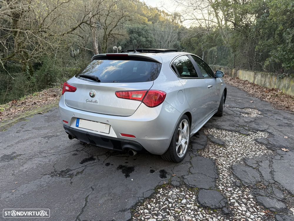 Alfa Romeo Giulietta ver-1750-tbi-quadrifoglio-verde - 13