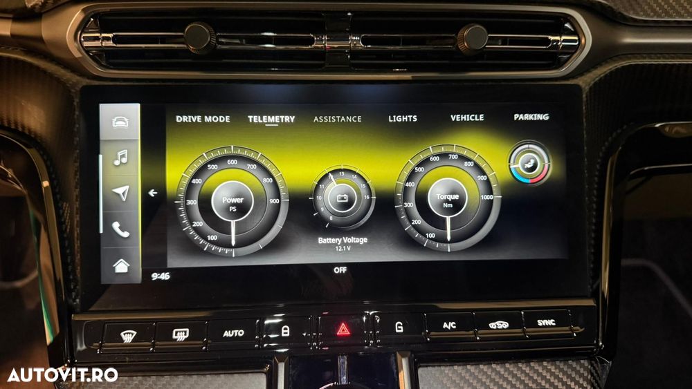 Aston Martin V8 Vantage - 36