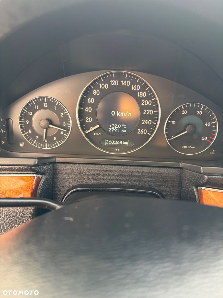 Mercedes-Benz Klasa E 320 CDI Classic - 12