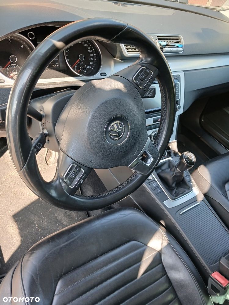 Volkswagen Passat - 6
