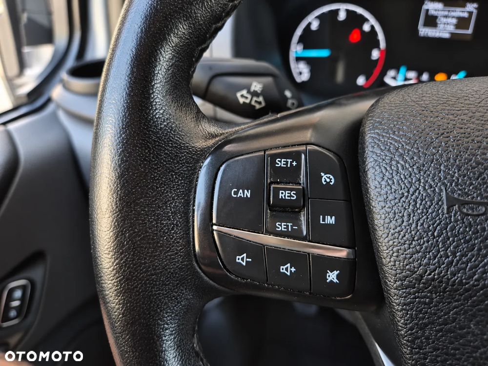 Ford Transit Custom - 11