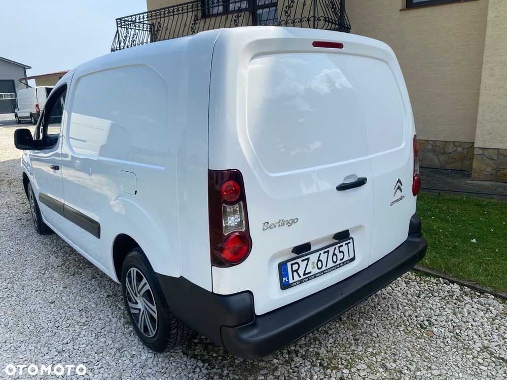 Citroën BERLINGO 1.6 HDI, MAX długi, 3-osobowy, klimatyzacja, zakupiony w salonie w Rzeszowie Bezwypadkowy serwisowany - 32
