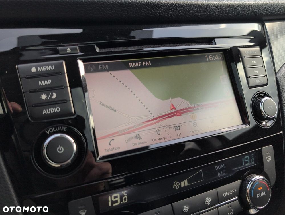 Nissan Qashqai 1.3 DIG-T N-Connecta - 24