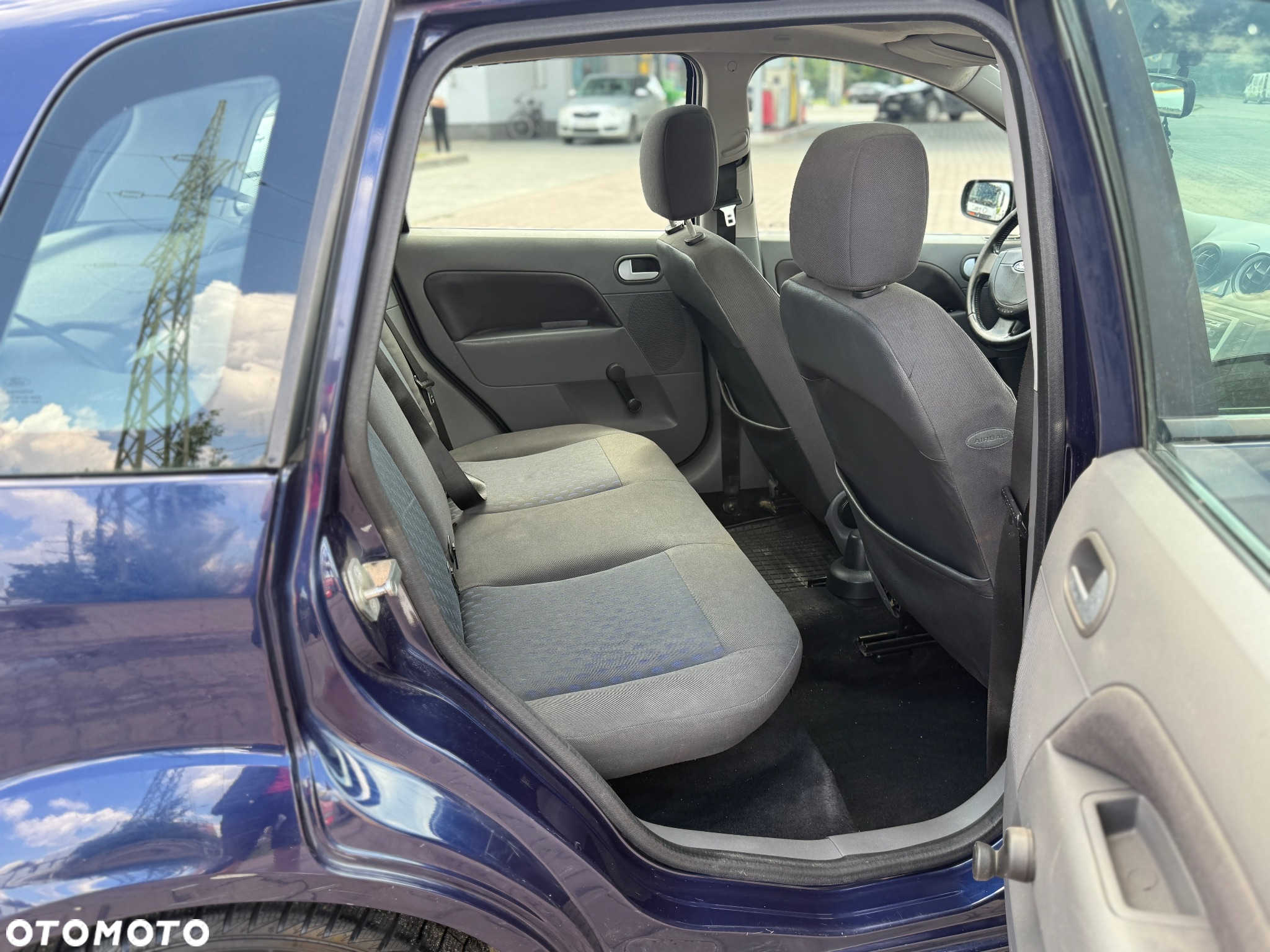 Ford Fiesta 1.6 Ambiente - 18